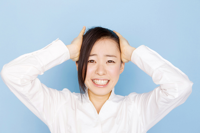 広告の反響が無く悩む女性経営者